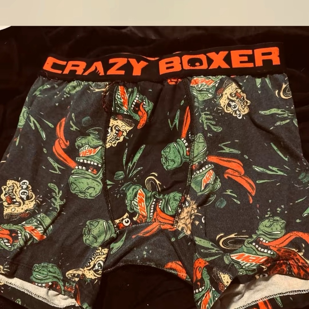 men’s crazy boxer mtn dew . good condition barely used !